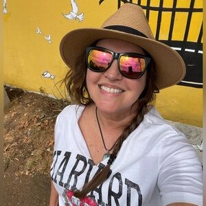 Meet your Posher, Karman jeanne